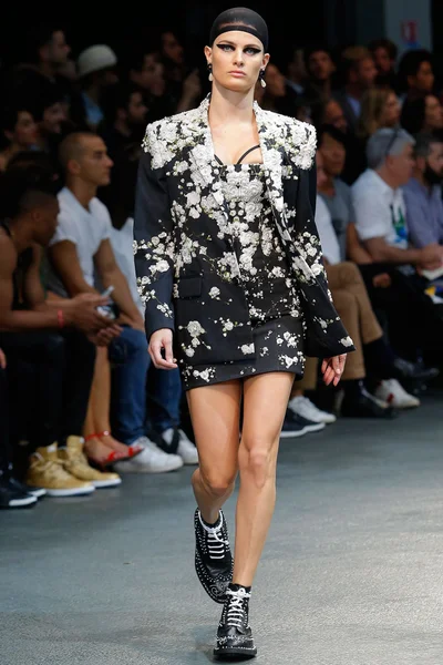 Look 59